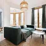 Llanos - Two Bedroom Apartment In Heart Of The City